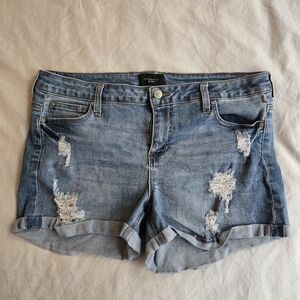 Celebrity Pink High Rise sz 11/30 distressed denim cuffed shorts